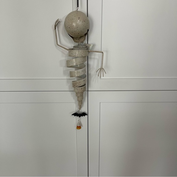 Happy Skeleton bouncy Door Decoration glow in the dark bow tie - Picture 7 of 9